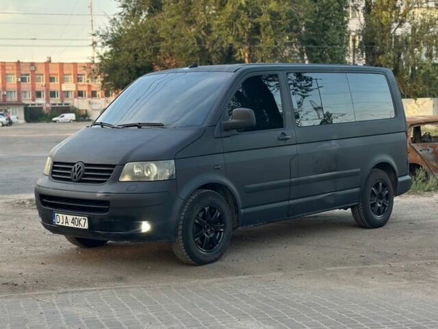 Синий Фольксваген Мультиван, объемом двигателя 2.5 л и пробегом 350 тыс. км за 4588 $, фото 1 на Automoto.ua