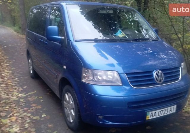 Синий Фольксваген Мультиван, объемом двигателя 2.5 л и пробегом 308 тыс. км за 21900 $, фото 1 на Automoto.ua