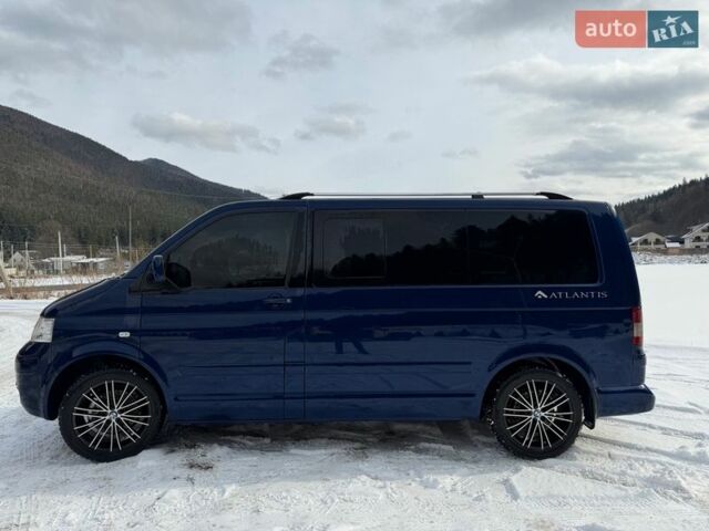 Синий Фольксваген Мультиван, объемом двигателя 2.46 л и пробегом 167 тыс. км за 18500 $, фото 1 на Automoto.ua