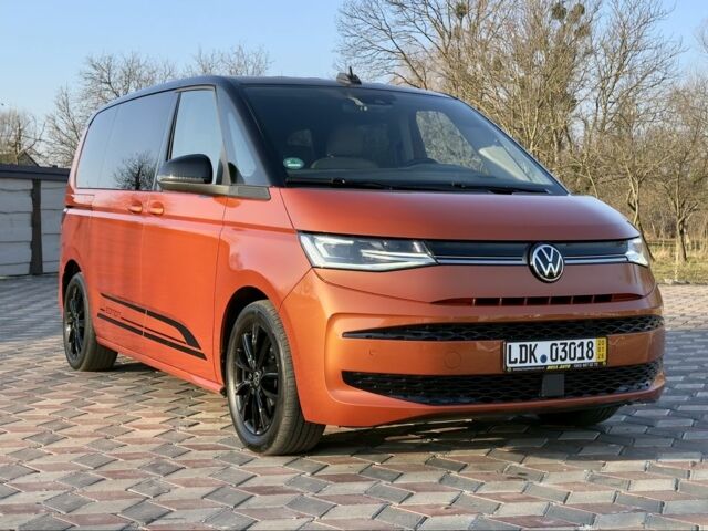 Помаранчевий Фольксваген Мультиван, об'ємом двигуна 2 л та пробігом 88 тис. км за 59999 $, фото 1 на Automoto.ua