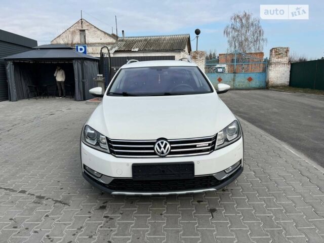 Білий Фольксваген Пассат Альтрак, об'ємом двигуна 2 л та пробігом 290 тис. км за 12599 $, фото 1 на Automoto.ua
