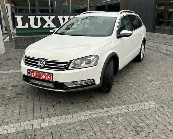 Белый Фольксваген Пассат Альтрак, объемом двигателя 2 л и пробегом 315 тыс. км за 11999 $, фото 1 на Automoto.ua