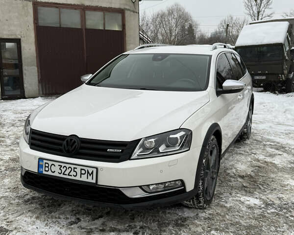 Білий Фольксваген Пассат Альтрак, об'ємом двигуна 2 л та пробігом 299 тис. км за 13800 $, фото 1 на Automoto.ua