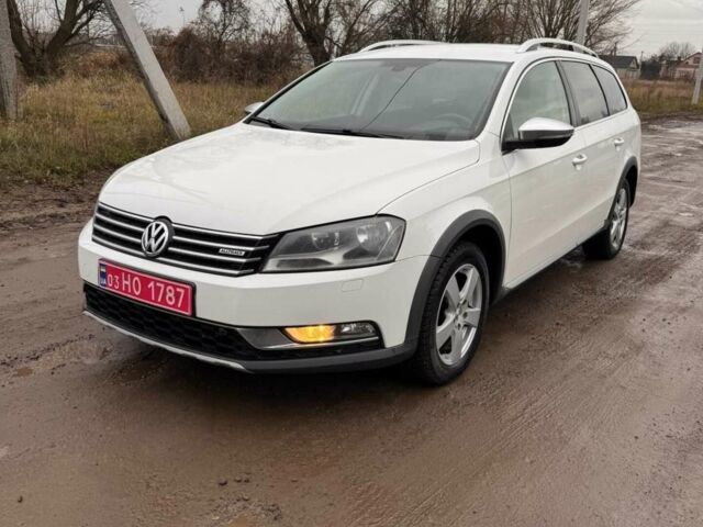Белый Фольксваген Пассат Альтрак, объемом двигателя 2 л и пробегом 268 тыс. км за 11150 $, фото 1 на Automoto.ua