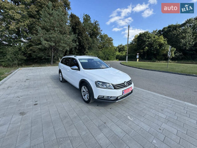 Белый Фольксваген Пассат Альтрак, объемом двигателя 2 л и пробегом 270 тыс. км за 13500 $, фото 1 на Automoto.ua