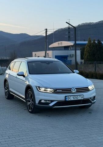 Белый Фольксваген Пассат Альтрак, объемом двигателя 2 л и пробегом 288 тыс. км за 20500 $, фото 1 на Automoto.ua