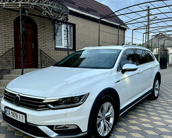 Белый Фольксваген Пассат Альтрак, объемом двигателя 1.97 л и пробегом 192 тыс. км за 21500 $, фото 1 на Automoto.ua