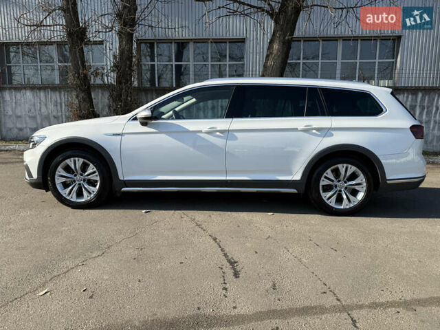 Белый Фольксваген Пассат Альтрак, объемом двигателя 1.97 л и пробегом 198 тыс. км за 25899 $, фото 1 на Automoto.ua