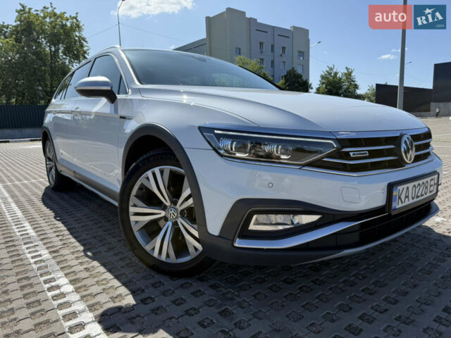 Білий Фольксваген Пассат Альтрак, об'ємом двигуна 1.97 л та пробігом 213 тис. км за 21500 $, фото 1 на Automoto.ua