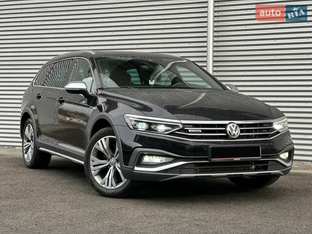 Черный Фольксваген Пассат Альтрак, объемом двигателя 2 л и пробегом 218 тыс. км за 25500 $, фото 1 на Automoto.ua