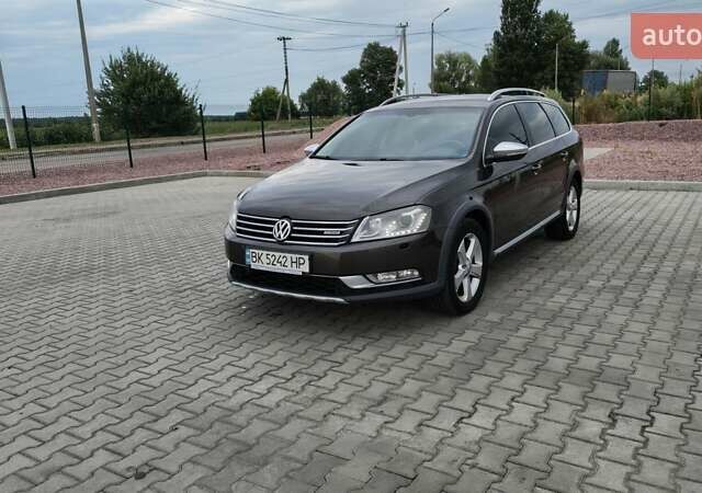 Коричневый Фольксваген Пассат Альтрак, объемом двигателя 1.97 л и пробегом 292 тыс. км за 13200 $, фото 1 на Automoto.ua