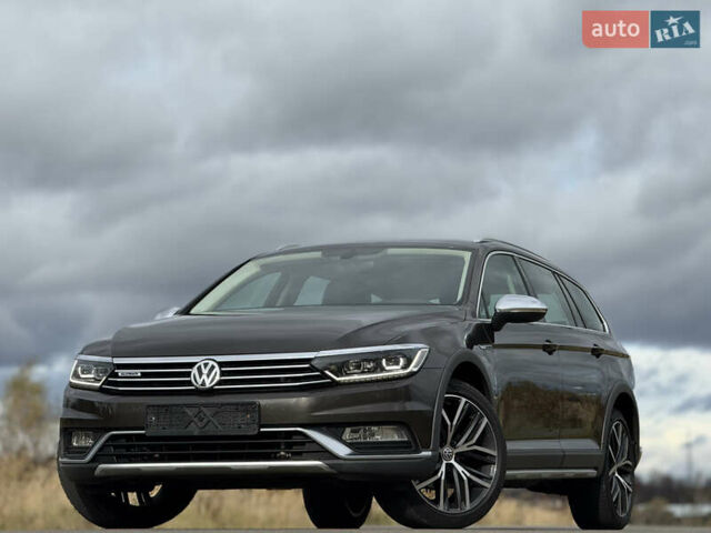 Коричневый Фольксваген Пассат Альтрак, объемом двигателя 2 л и пробегом 170 тыс. км за 20900 $, фото 1 на Automoto.ua