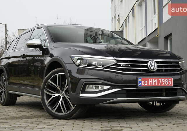 Коричневый Фольксваген Пассат Альтрак, объемом двигателя 2 л и пробегом 186 тыс. км за 28990 $, фото 1 на Automoto.ua