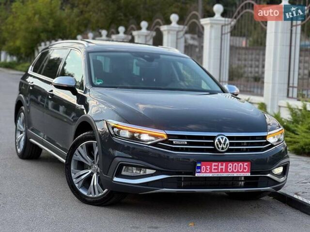 Фольксваген Пассат Альтрак, объемом двигателя 2 л и пробегом 128 тыс. км за 30799 $, фото 1 на Automoto.ua