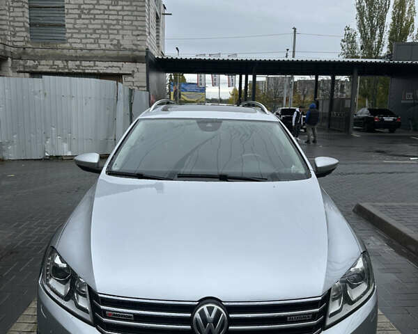 Серый Фольксваген Пассат Альтрак, объемом двигателя 2 л и пробегом 297 тыс. км за 12000 $, фото 1 на Automoto.ua