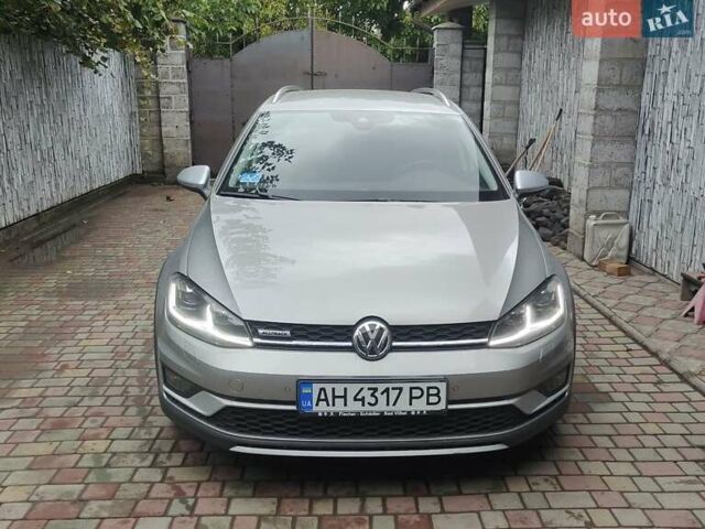 Фольксваген Пассат Альтрак 2017 в Краматорске на Automoto.ua Серый Фольксваген Пассат Альтрак, объемом двигателя 2 л и пробегом 215 тыс. км за 17000 $, фото 1 на Automoto.ua