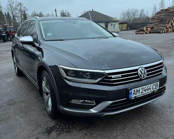 Серый Фольксваген Пассат Альтрак, объемом двигателя 2 л и пробегом 174 тыс. км за 26500 $, фото 1 на Automoto.ua