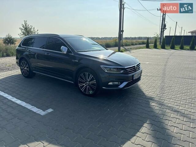 Сірий Фольксваген Пассат Альтрак, об'ємом двигуна 2 л та пробігом 240 тис. км за 22400 $, фото 1 на Automoto.ua