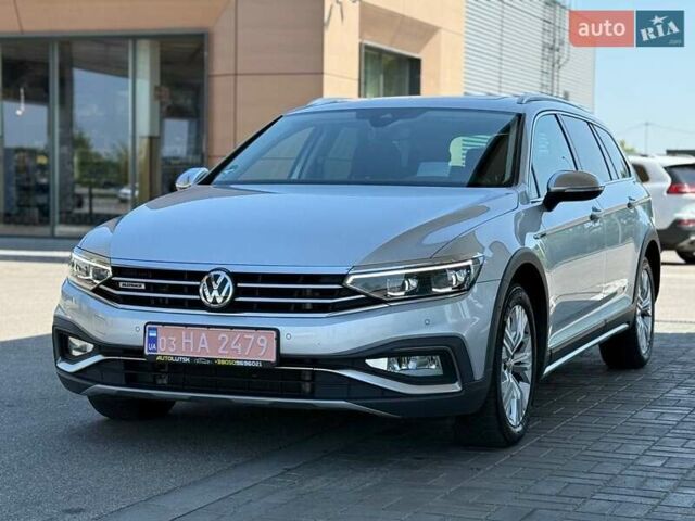 Серый Фольксваген Пассат Альтрак, объемом двигателя 1.97 л и пробегом 196 тыс. км за 24799 $, фото 1 на Automoto.ua