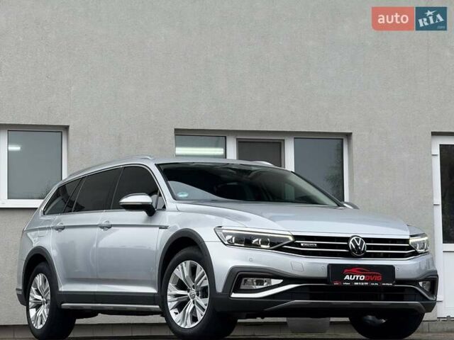 Сірий Фольксваген Пассат Альтрак, об'ємом двигуна 2 л та пробігом 177 тис. км за 28499 $, фото 1 на Automoto.ua