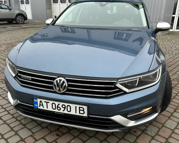 Синий Фольксваген Пассат Альтрак, объемом двигателя 2 л и пробегом 185 тыс. км за 16800 $, фото 1 на Automoto.ua