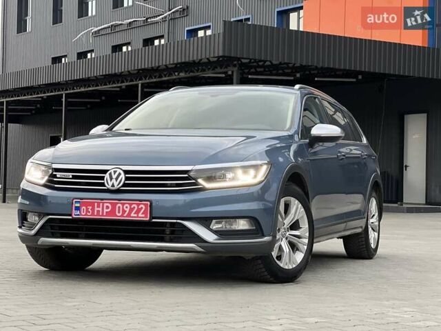 Синій Фольксваген Пассат Альтрак, об'ємом двигуна 2 л та пробігом 217 тис. км за 17450 $, фото 1 на Automoto.ua