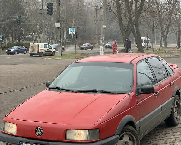 Червоний Фольксваген Пассат Б3, об'ємом двигуна 2 л та пробігом 325 тис. км за 2300 $, фото 1 на Automoto.ua