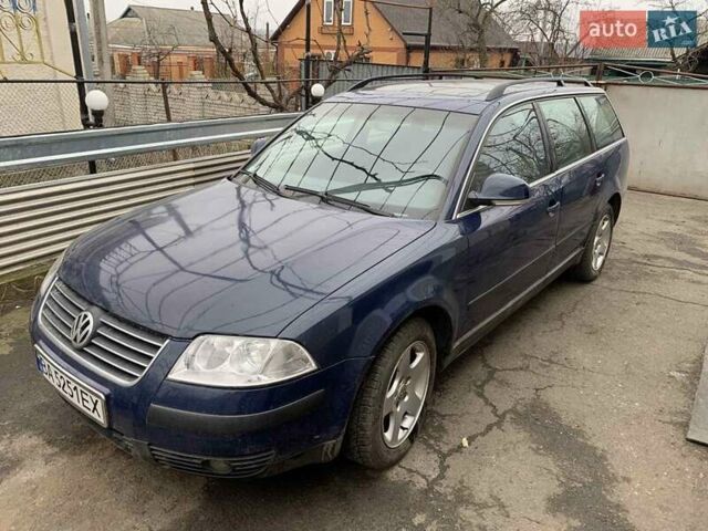 Синий Фольксваген Пассат Б5, объемом двигателя 1.9 л и пробегом 324 тыс. км за 5000 $, фото 1 на Automoto.ua