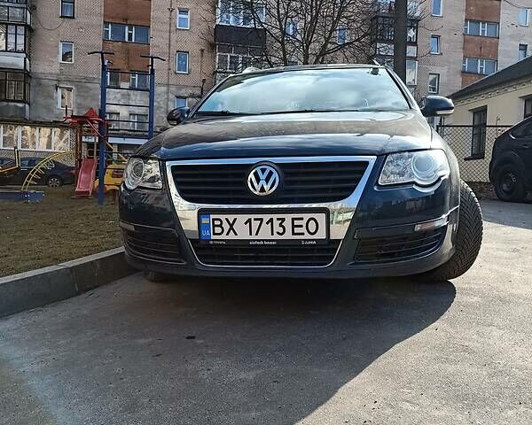 Синій Фольксваген Пассат Б6, об'ємом двигуна 1.6 л та пробігом 235 тис. км за 6400 $, фото 1 на Automoto.ua