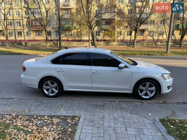 Белый Фольксваген Пассат Б7, объемом двигателя 1.8 л и пробегом 200 тыс. км за 11000 $, фото 1 на Automoto.ua