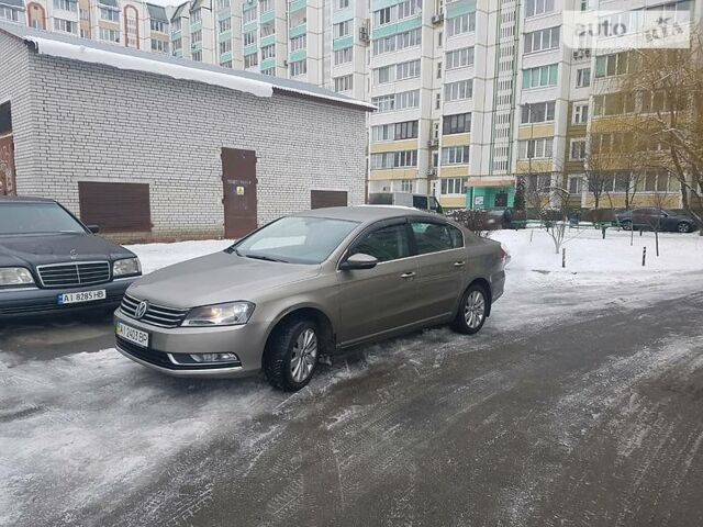 Бежевий Фольксваген Пассат Б7, об'ємом двигуна 2 л та пробігом 120 тис. км за 13900 $, фото 1 на Automoto.ua