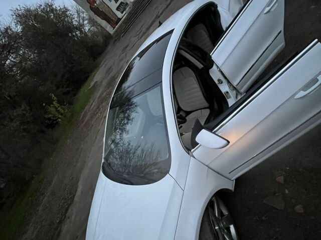 Белый Фольксваген Пассат СС, объемом двигателя 2 л и пробегом 247 тыс. км за 9200 $, фото 1 на Automoto.ua