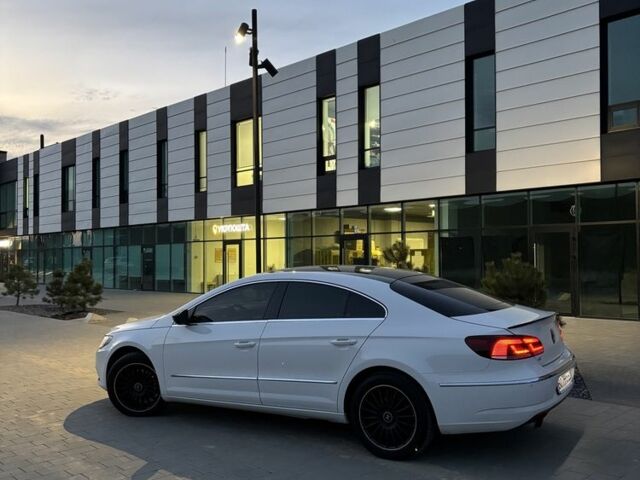 Белый Фольксваген Пассат СС, объемом двигателя 2 л и пробегом 337 тыс. км за 12250 $, фото 1 на Automoto.ua