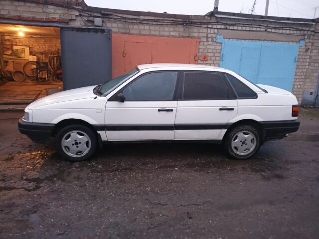 Белый Фольксваген Пассат СС, объемом двигателя 1.8 л и пробегом 270 тыс. км за 1400 $, фото 1 на Automoto.ua