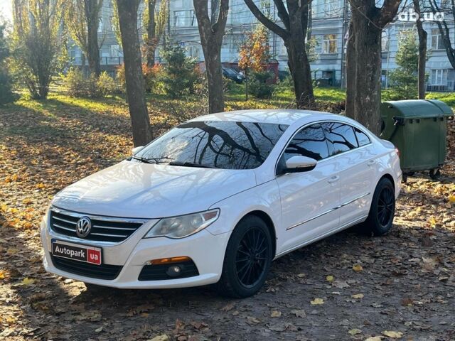 Белый Фольксваген Пассат СС, объемом двигателя 2 л и пробегом 244 тыс. км за 7440 $, фото 1 на Automoto.ua