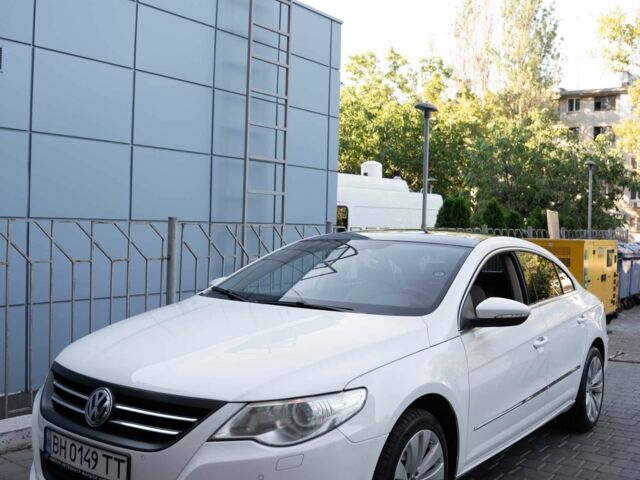 Белый Фольксваген Пассат СС, объемом двигателя 1.8 л и пробегом 280 тыс. км за 8500 $, фото 1 на Automoto.ua