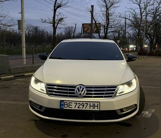 Белый Фольксваген Пассат СС, объемом двигателя 2 л и пробегом 328 тыс. км за 8700 $, фото 1 на Automoto.ua