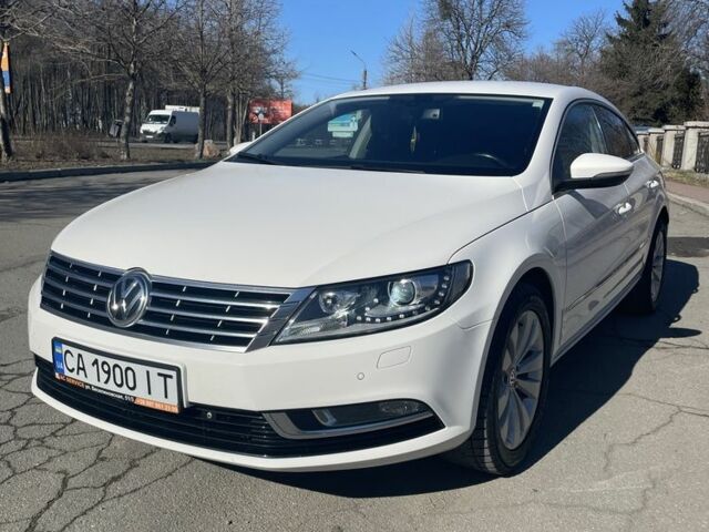 Белый Фольксваген Пассат СС, объемом двигателя 2 л и пробегом 340 тыс. км за 12500 $, фото 1 на Automoto.ua