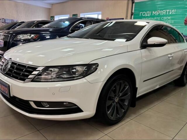 Белый Фольксваген Пассат СС, объемом двигателя 2 л и пробегом 228 тыс. км за 12000 $, фото 1 на Automoto.ua