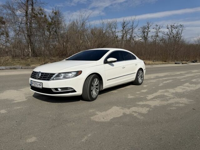 Белый Фольксваген Пассат СС, объемом двигателя 2 л и пробегом 246 тыс. км за 9500 $, фото 1 на Automoto.ua