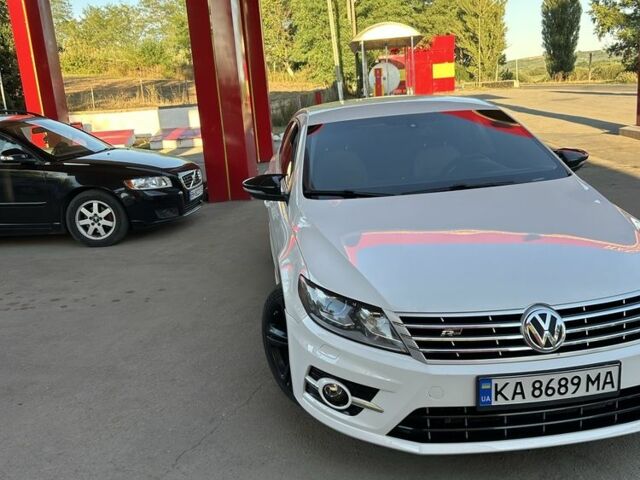 Белый Фольксваген Пассат СС, объемом двигателя 2 л и пробегом 227 тыс. км за 11200 $, фото 1 на Automoto.ua