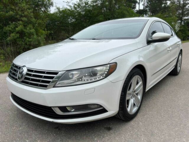 Белый Фольксваген Пассат СС, объемом двигателя 2 л и пробегом 90 тыс. км за 1200 $, фото 1 на Automoto.ua