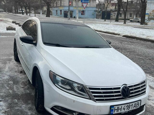 Белый Фольксваген Пассат СС, объемом двигателя 2 л и пробегом 165 тыс. км за 9000 $, фото 1 на Automoto.ua