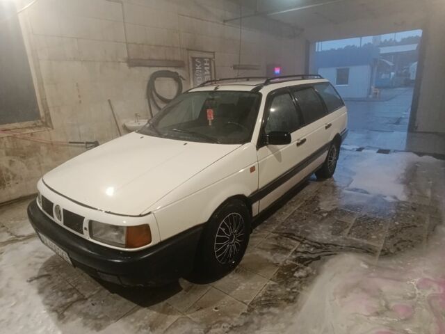 Белый Фольксваген Пассат СС, объемом двигателя 1.8 л и пробегом 380 тыс. км за 1650 $, фото 1 на Automoto.ua