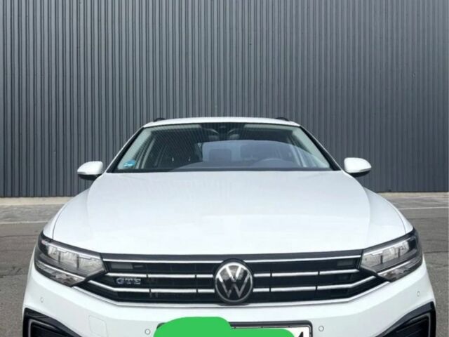 Белый Фольксваген Пассат СС, объемом двигателя 0 л и пробегом 1000 тыс. км за 15000 $, фото 1 на Automoto.ua