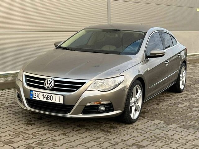 Бежевый Фольксваген Пассат СС, объемом двигателя 2 л и пробегом 245 тыс. км за 8300 $, фото 1 на Automoto.ua