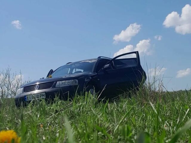 Черный Фольксваген Пассат СС, объемом двигателя 1.9 л и пробегом 320 тыс. км за 3100 $, фото 1 на Automoto.ua