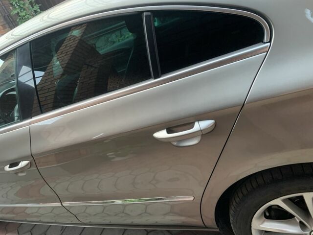 Коричневий Фольксваген Пассат СС, об'ємом двигуна 1.8 л та пробігом 185 тис. км за 10000 $, фото 1 на Automoto.ua