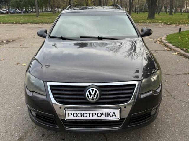 Коричневый Фольксваген Пассат СС, объемом двигателя 2 л и пробегом 333 тыс. км за 5500 $, фото 1 на Automoto.ua