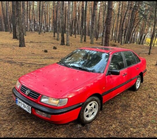 Красный Фольксваген Пассат СС, объемом двигателя 1.8 л и пробегом 390 тыс. км за 2800 $, фото 1 на Automoto.ua